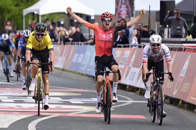 Pidcock, Team Ineos' cykelhelt